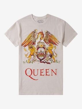 Que Cream Graphic Womems Band Tee with Multicolor Crest
